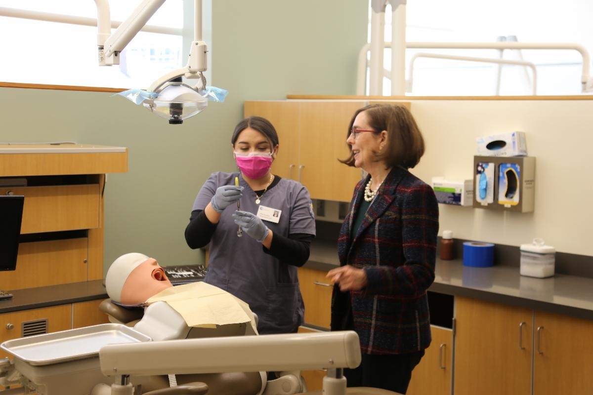 Governor Brown Visits COCC